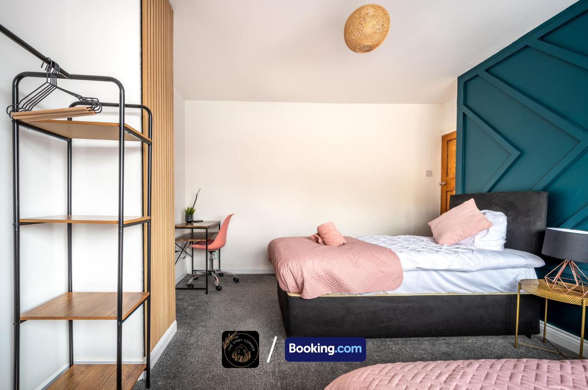 Апартаменты Cosy 3-Bed House, Garden & Free Parking In Stretford Манчестер Экстерьер фото